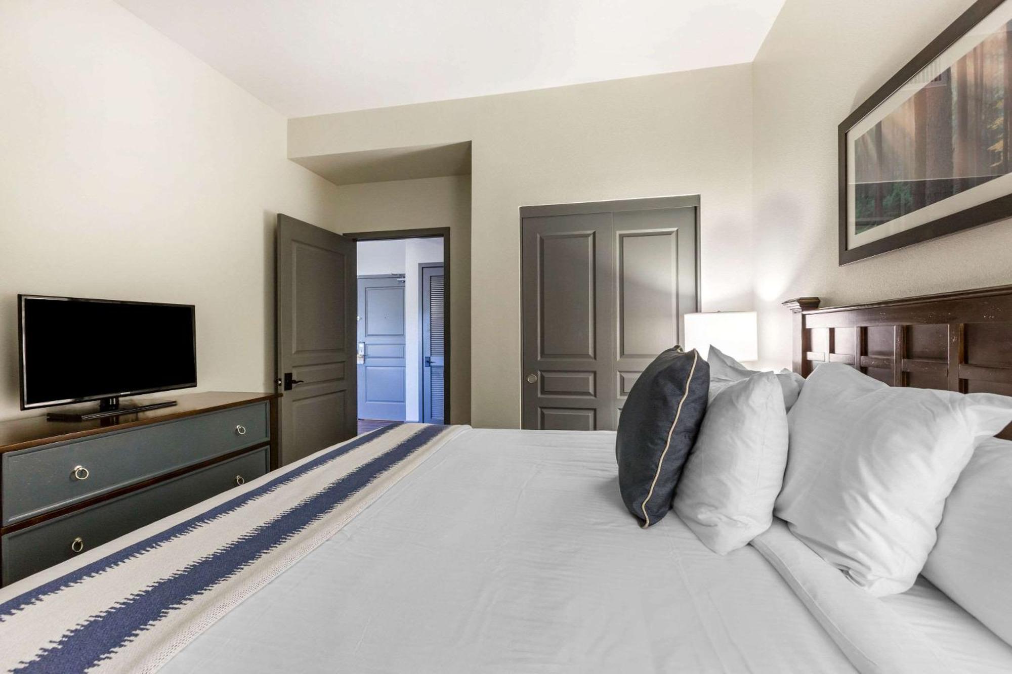 บลูกรีน วาเคชั่นส์ บิก แบร์ วิลเลจ, แอสเซนด์ รีสอร์ต คอลเล็กชั่น Hotel บิ๊กแบร์เลค ภายนอก รูปภาพ